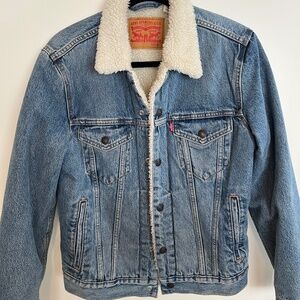 Levi's Men's Fable Sherpa Trucker Denim Jacket